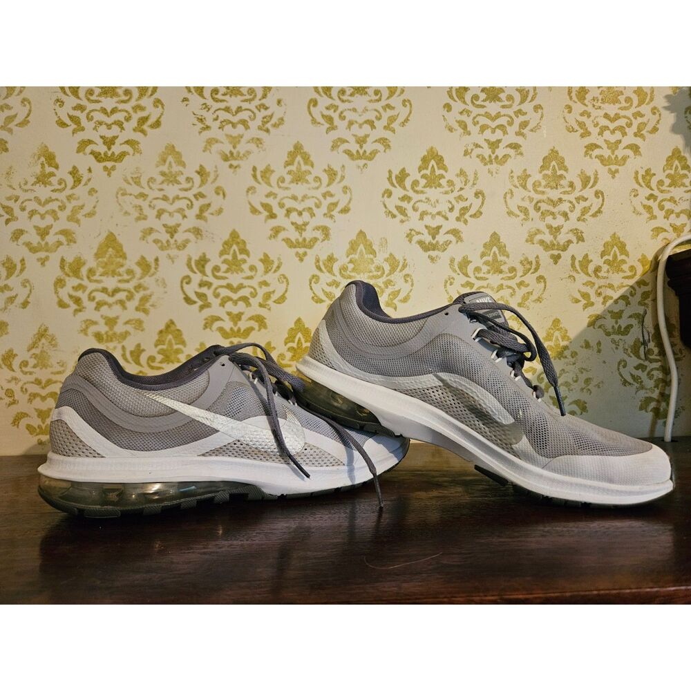 Nike Max Dynasty 2 Fitsole Grey/Silver/White, Womens Size 9 #852445-004
